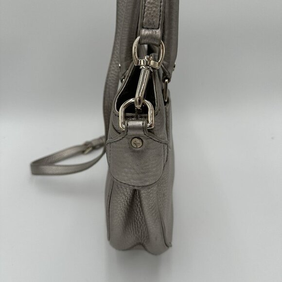 Cole Hann‎ Silver Pebbled Leather Purse Handbag Multi-pockets Satin Pink Lining - Picture 10 of 11